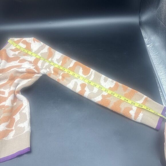 Women’s FATE Distressed ORANGE BEIGE Camo Crew Neck Pullover Sweater Sz Medium - Picture 12 of 12